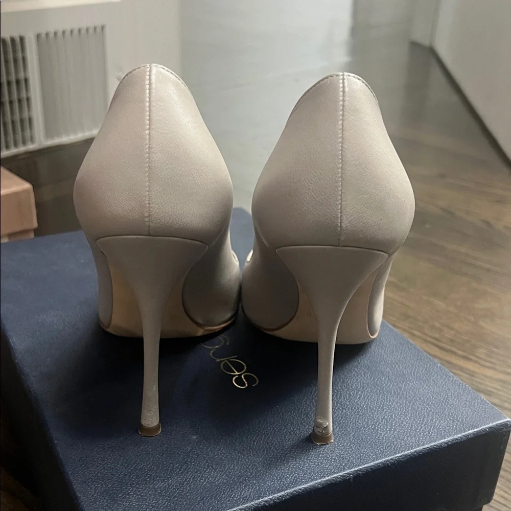 Sergio Rossi Classic light grey heels - Picture 2 of 6